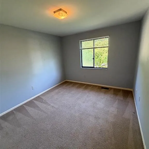 3277 Eastern Ave — Photo 7