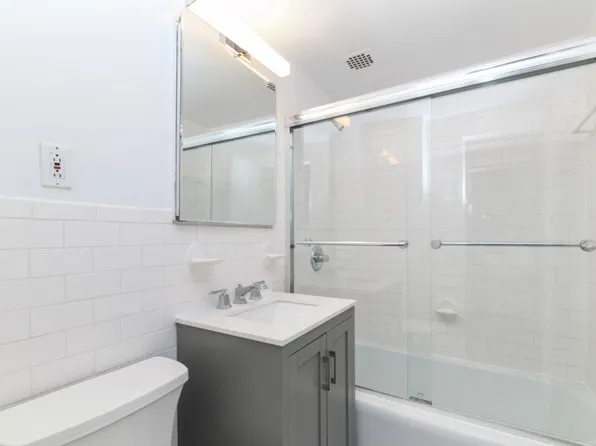 210 East 58th Street image 10 of 19