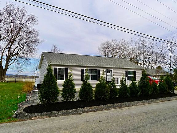 2nd image of 37 Van Dyke St