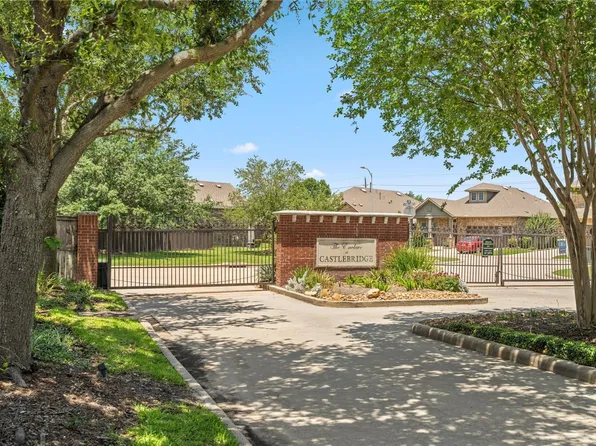 100 Castlegate Ln, Houston, TX 77065