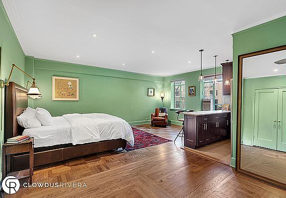 4th image of 250 W 24th St APT 4DW