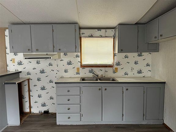 4th image of 3265 Margaret Ann Dr