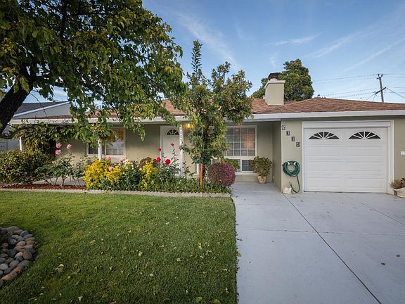 2nd image of 4009 Martin Dr