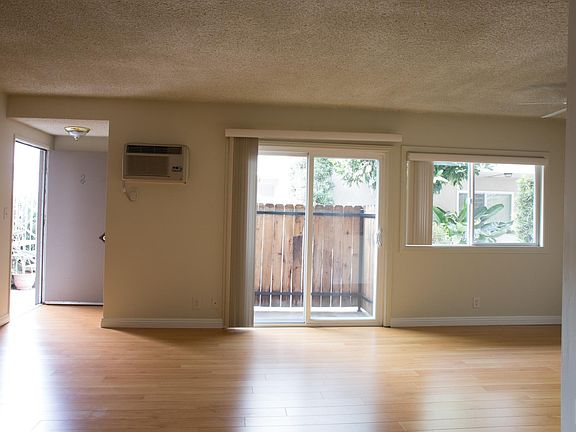 3rd image of 13400 Burbank Blvd #2