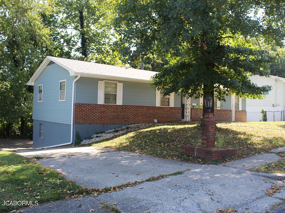 1st image of 520 Belair Dr