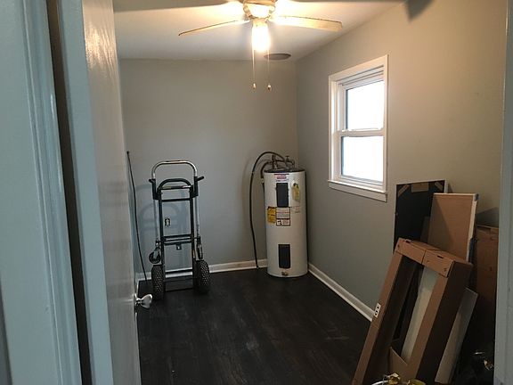 3rd image of 239 Dyer St