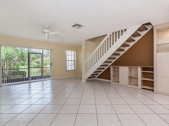 3rd image of 10846 Cypress Glen Dr #10846