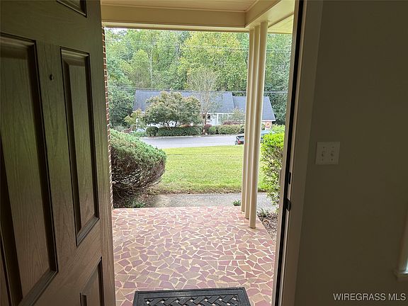 3rd image of 204 Holly Hill Rd