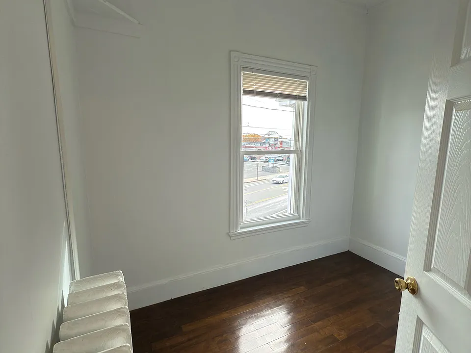 Bonus Room located to the right of the front entrance