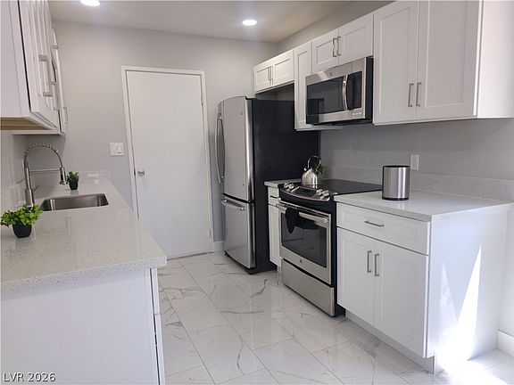 4th image of 5230 Rou Cir