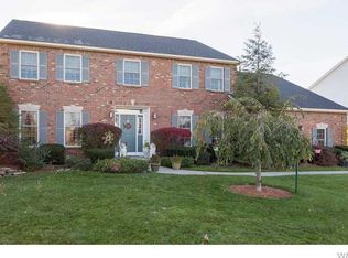 6385 Cloverleaf Cir, East Amherst, NY 14051