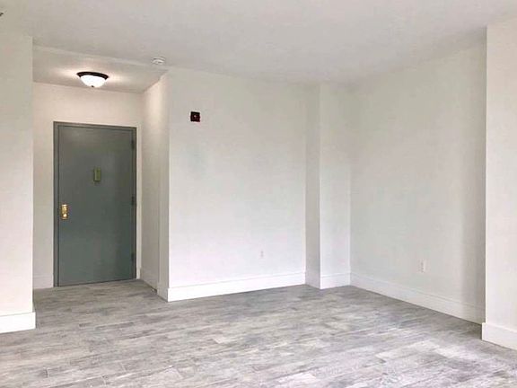 4th image of 558 W 161st St #B3