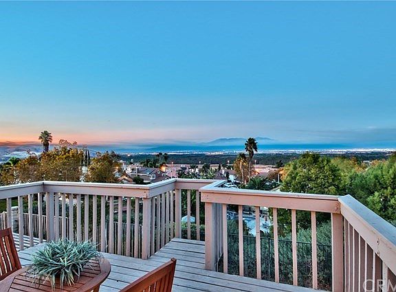 3rd image of 3197 Huckleberry Dr