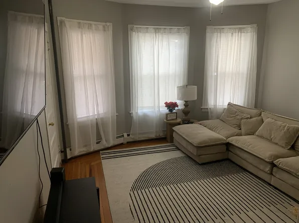 72 Marion Ave N Floor 1, Providence, RI 02905