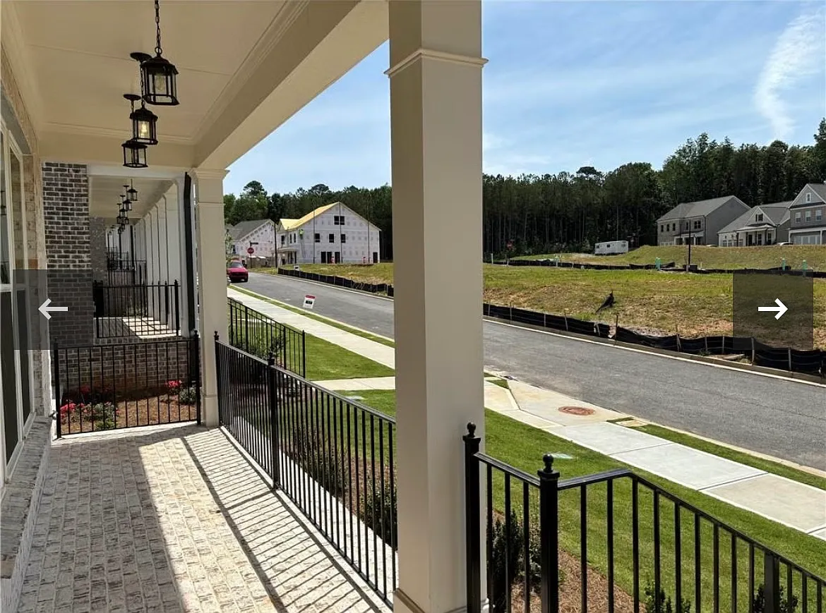 Building Photo - Birch Tree Way