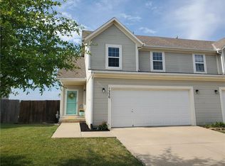 1230 S 5th St #E, Louisburg, KS 66053