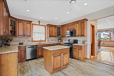 Sold by Century 21 Amiable Realty Group II Inc