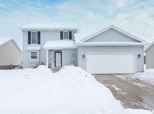 2613 W 54th St, Davenport, IA 52806