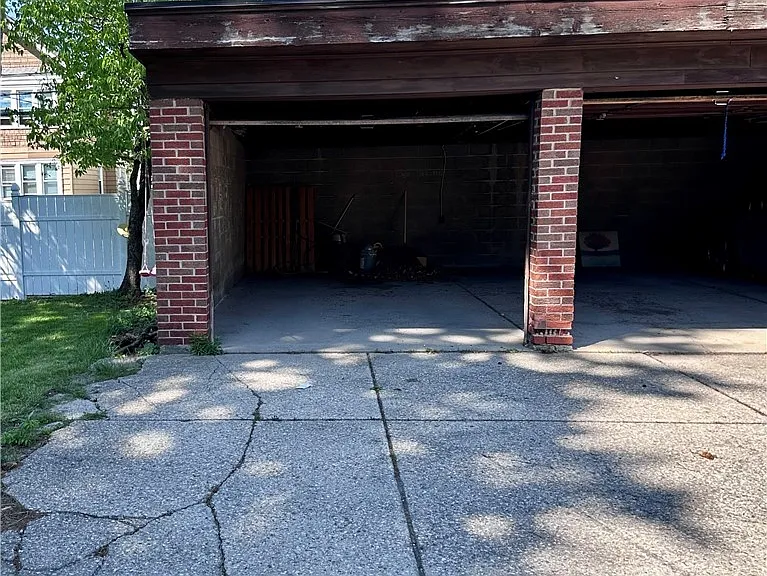 92 Lasalle Ave — Photo 15