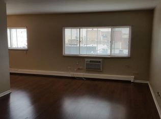 2200 Scoville Ave APT 305, Berwyn, IL 60402