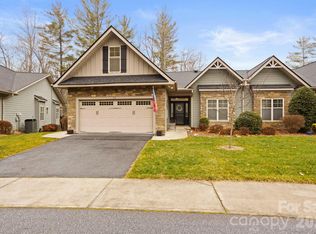 26 Winding Trail Dr, Hendersonville, NC 28792