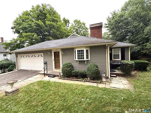 4th image of 33 Hillcrest Avenue