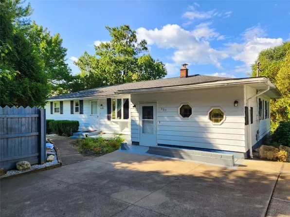 930 Melhorn Rd, Fairview, PA 16415