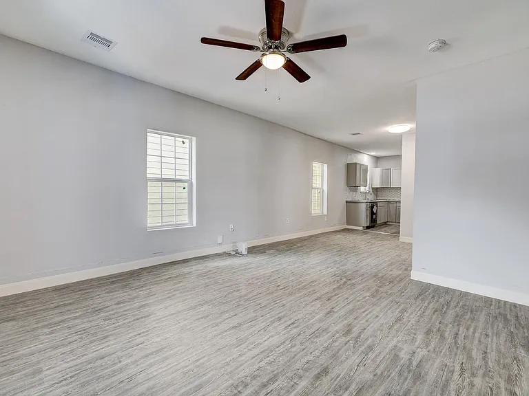 4224 Marina St — Photo 4