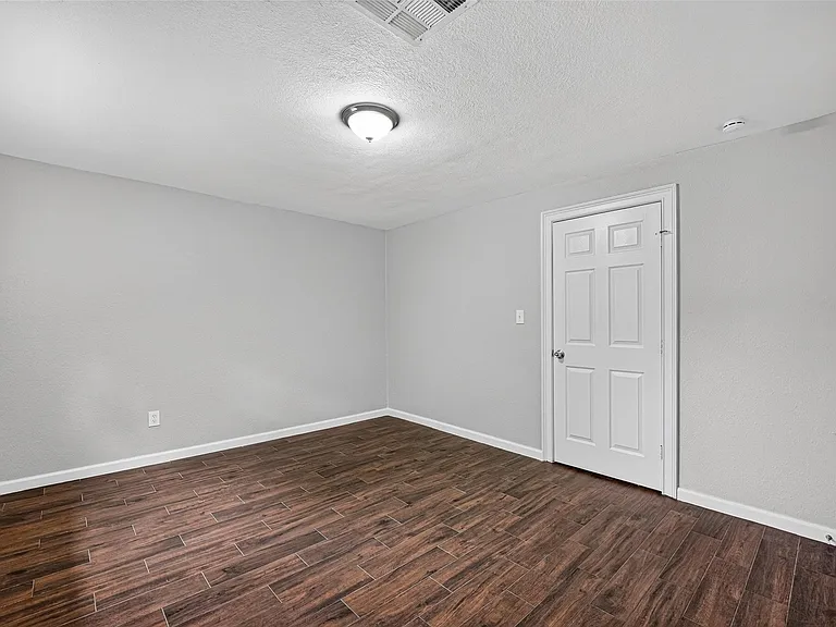 1112 Johnson St — Photo 19