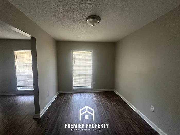 5234 Yellowood Rd — Photo 4