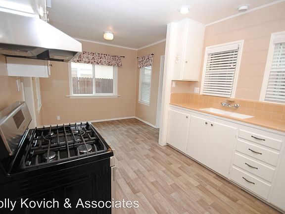 4th image of 323 And 321 Quincy Ave #6976378