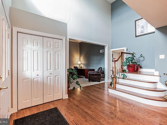 5th image of 3527 Fox Hill Dr #103