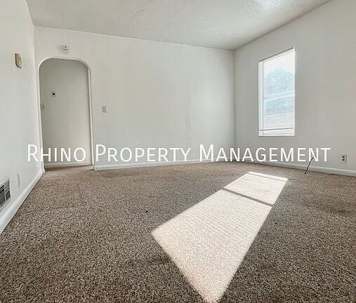3rd image of 2806 Van Buren Ave