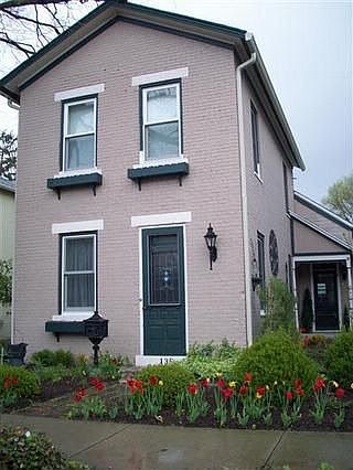 1st image of 136 La Belle St