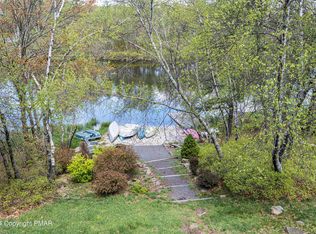 117 English Ivy Ct, Long Pond, PA