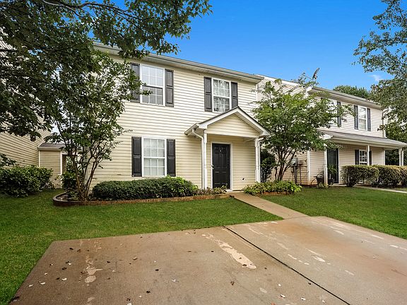 2nd image of 203 Coral Cir
