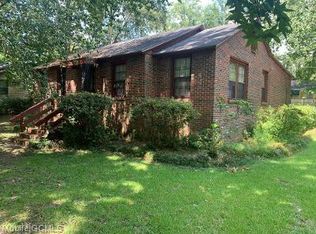 215 1st St, Chickasaw, AL 36611