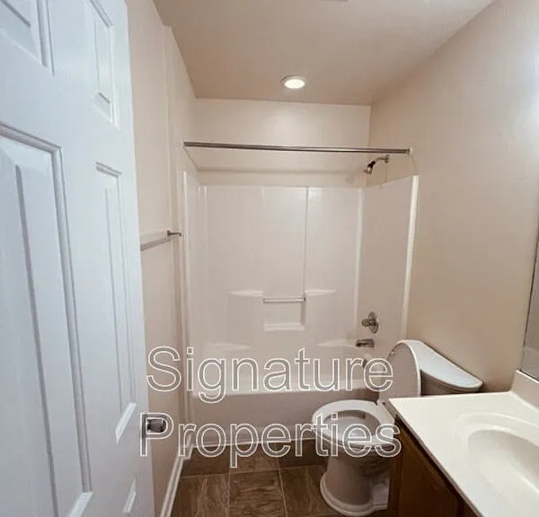 555 Fairfax Ave #G — Photo 26