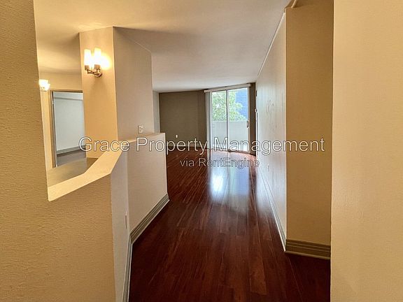 4th image of 601 W 11th Ave APT 303