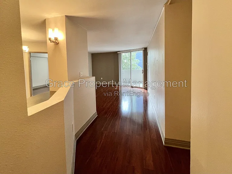 601 W 11th Ave #303 — Photo 3