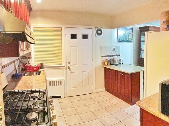 3rd image of 8625 Range St