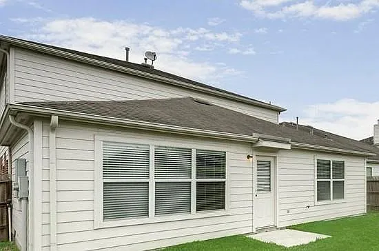 2725 Foster Hill Dr — Photo 6