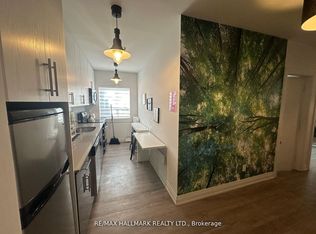 595 Saint Clair Ave W #5, Toronto, ON M6C 1A3
