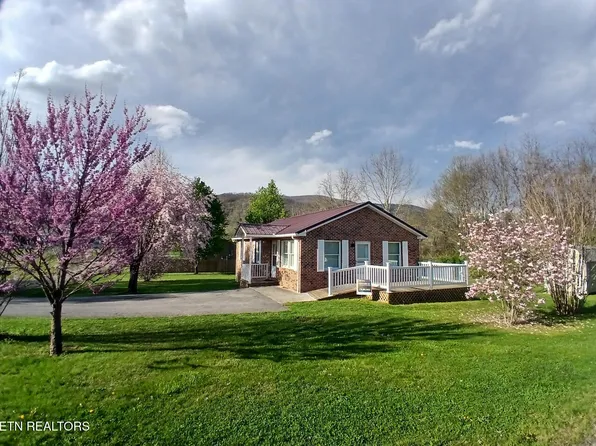 298 Stapleton Rd, Ewing, VA 24248