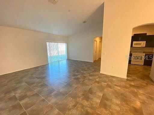 4th image of 4007 Marina Isle Dr