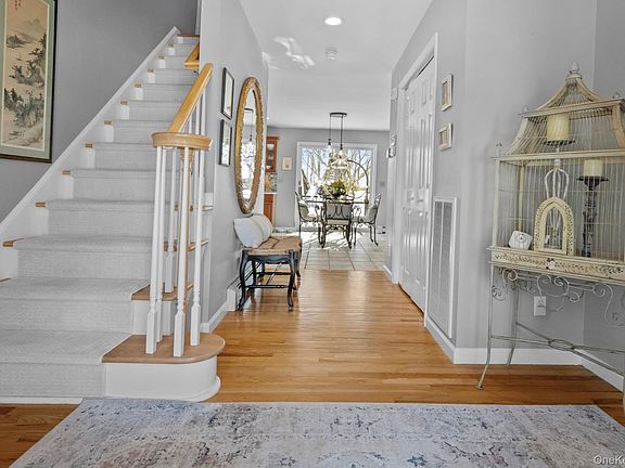 2nd image of 6 Ridge Circle