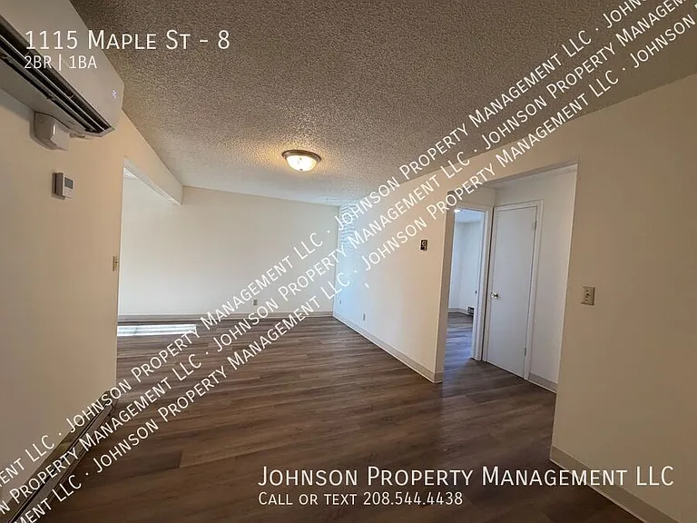 1115 S Maple St #8 — Photo 5