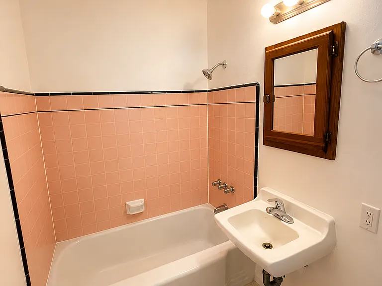2612 W Florence Ave — Photo 6