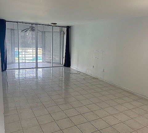 4th image of 1701 NE 191 N #314