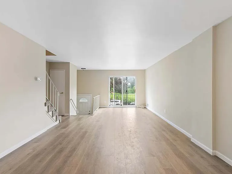 1630 Forest Hill Rd — Photo 3
